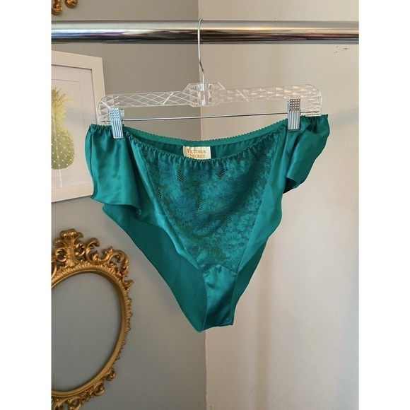 Vintage Victoria Secret Gold Label Green Lace Set Size Medium - Picture 7 of 10